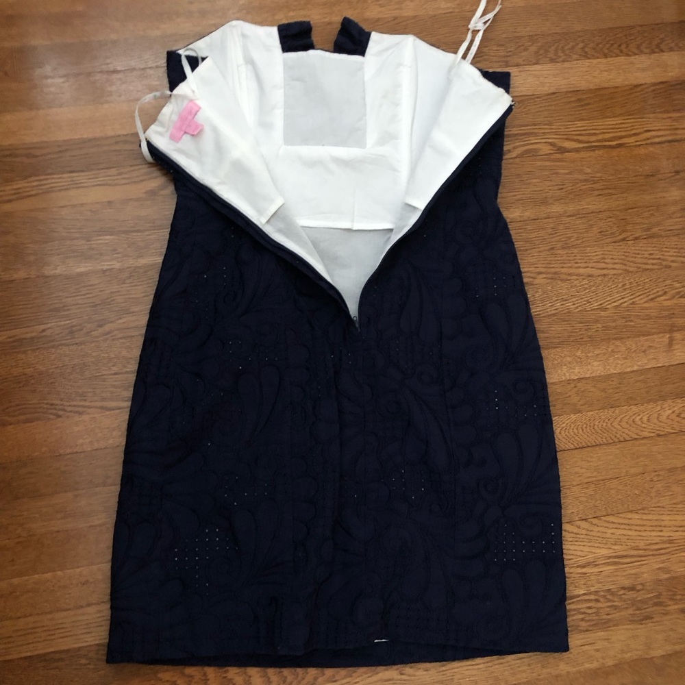 STUNNING navy eyelet strapless dress size 4 Lilly Pulitzer